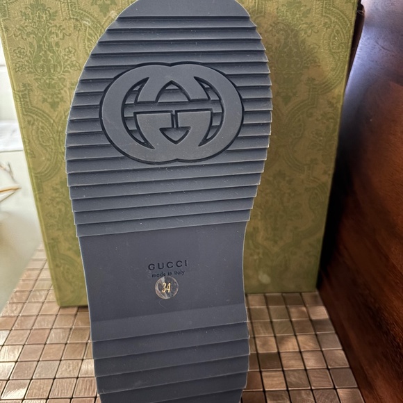 Gucci slides - Picture 2 of 4